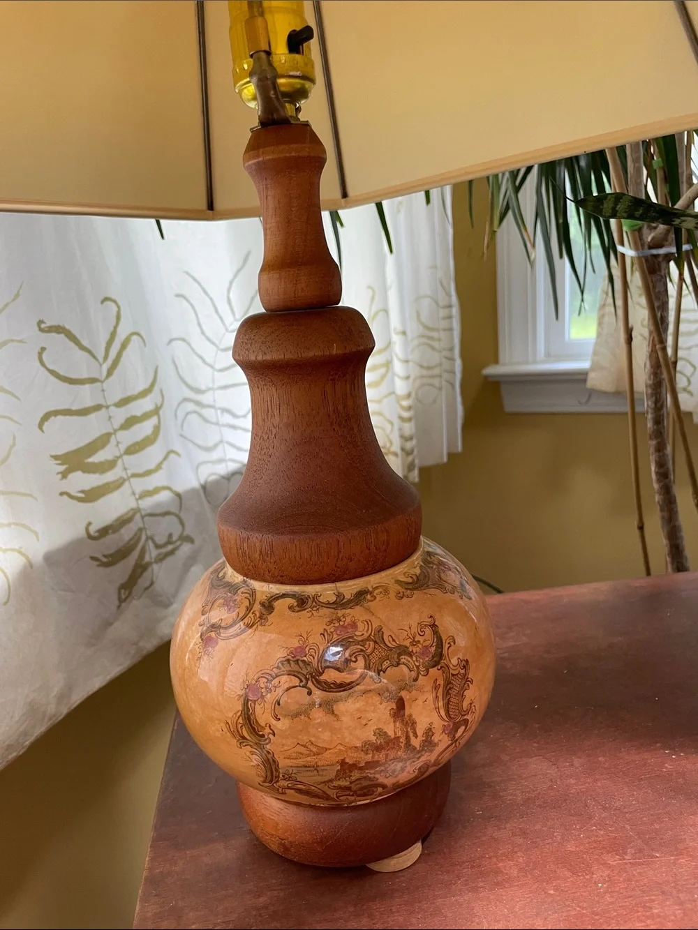 Vtg Satsuma style lamp Early 20th century - Mid-Century. Wood & porcelain.